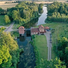 Gosciniec pod Wegorzem, hotell sihtkohas Ołownik
