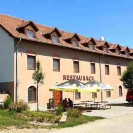 Hotel Růženy, hotel di Hustopece