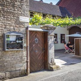 Weingut Knauer, hotel Dettelbachban