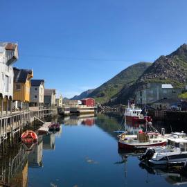 Cute small apartment on the pier in Nyksund、Nyksundのホテル