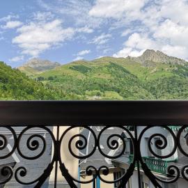 Duplex spacieux avec vue montagne au cœur de Cauterets, 6 à 8 pers, 3 chambres, 2 SDB