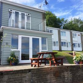 Freshwater Bay Holiday Cottages, hotel in Pembroke