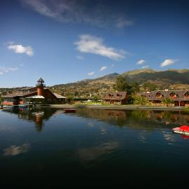 Puertolago Country Inn & Resort, hotel Otavalóban