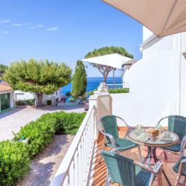 Apartment Palmiers I-4 by Interhome