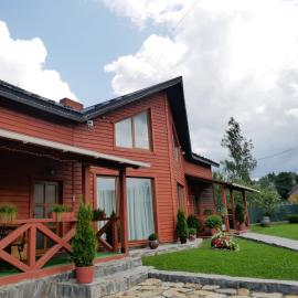 Коттедж "Пятое Колесо" 1, hotel a Lazeshchyna