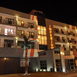 Hotel Imperium, ξενοδοχείο σε Pionki