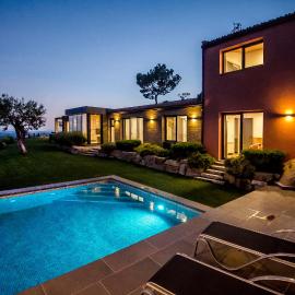 La Granja del Besa, hotel u gradu Cubells
