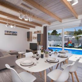 b&m villas