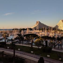 French Riviera Condo 4 Rent in Marina Baie des Anges, отель в Вильнёв-Лубе
