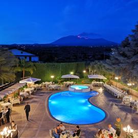 Hotel Ristorante Paradise、Santa Maria di Licodiaのホテル