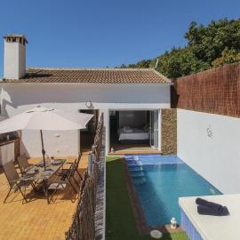 Lovely Home In Sayalonga, hotel in Sayalonga