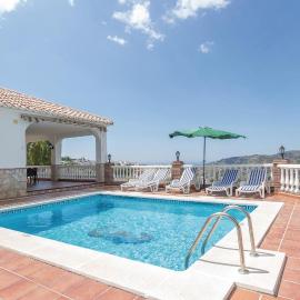 Awesome Home In Frigiliana, hotel in Frigiliana