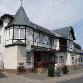 Hotel Garni "Zur Güldenen Gabel", hotel Unterwellenbornban