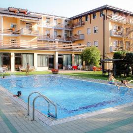 Hotel Dolomiti, готель у місті Левіко-Терме
