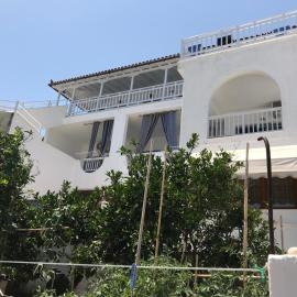 Drosakis Apartments, hotell sihtkohas Patitiri