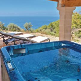 Cozy Home In Estellencs With Wifi, Hotel in Estellenchs