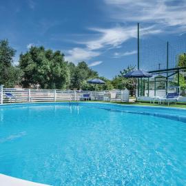 Amazing Home In Sant'angelo Romano, hotel a SantʼAngelo Romano