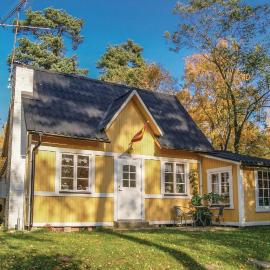 Three-Bedroom Holiday Home In Ystad