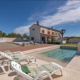 Stunning Home In Hrboki