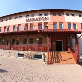 Maraton, hotel Lubeniában