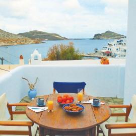 3 Bedroom Awesome Apartment In Panormos, hotel in Panormos