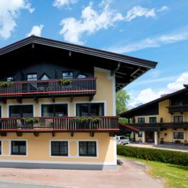 Apartments Quehenberger, hotel u gradu Maishofen
