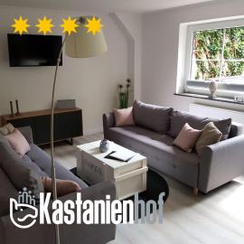 Große, helle Ferienwohnung mit 2 Balkonen auf dem Kastanienhof Oetzen in der Lüneburger Heide – hotel w mieście Oetzen