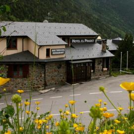 El Pradet: El Serrat şehrinde bir otel