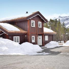 Three-Bedroom Holiday Home In Hovet, hotell i Hovet