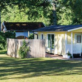 Lovely Home In Färjestaden, hotel in Färjestaden
