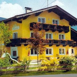 Pension Klausnerhof, hotel in Brixen im Thale
