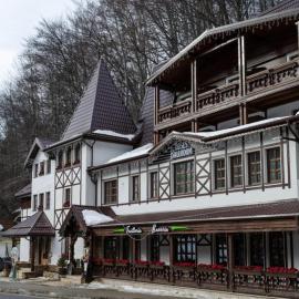Conac Bavaria, Hotel in Buşteni