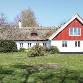 Three-Bedroom Holiday Home In Loderup, hotel u gradu 'Löderup'