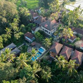 Viesnīca Puri Saron Hotel Madangan - Gianyar pilsētā Giandžara