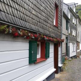 HIER & JETZT in Monschaus Altstadt, hotel a Monschau