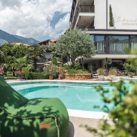 Hotel - Appartements Schmied Hans، فندق في تشينا
