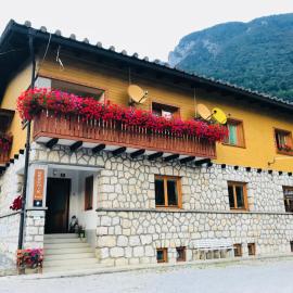 House Berdnik, hotel in Stahovica