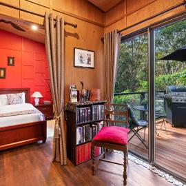Noosa Hinterland Retreat, מלון בTinbeerwah
