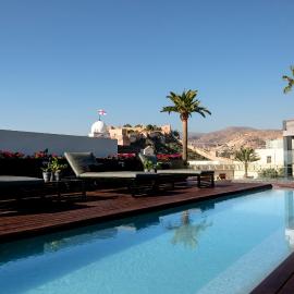 Aire Hotel & Ancient Baths, hotel v mestu Almería