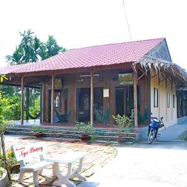 Ngoc Phuong Homestay, hotel in Vĩnh Long