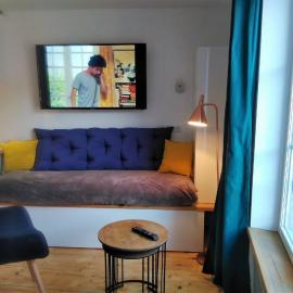 Avec CLIMATISEUR appartement DESIGN vous propose, un appartement 2 chambres et salon, 3 appartements une pièce, NETFLIX, lits faits à votre arrivée, serviettes de toilette, Ménage, Wifi ,Plage à 190m, BOX à Vélos, paiement 3 fois sans frais, hotel a Dieppe