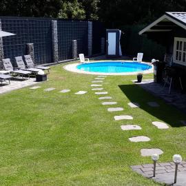 FeWo Meyer mit privatem Pool & Gartensauna