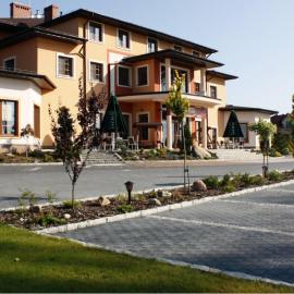 Hotel Ambasada, hotel in Krobia