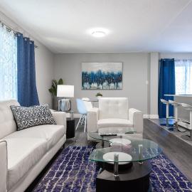 ENTIRE 2 BEDROOM APARTMENT UPTOWN WATERLOO - e3, отель в городе Уотерлу