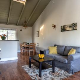 Spacious, Soaring Ceilings, Near Downtown MV, GOOG、マウンテンビューのホテル