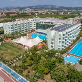 Grand Belish Hotel, hotel i Güzelçamlı