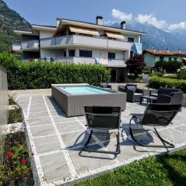 Affittacamere VALCHIAVENNA, viešbutis mieste Kjavena