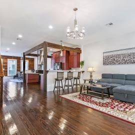 Spacious Loft-Style 3BR Townhouse by Hosteeva