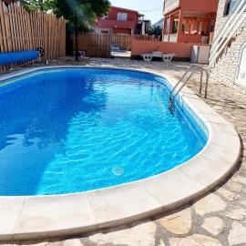 Apartments Adriapag, hotel en Pag