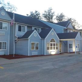 MJ INN and SUITES، فندق في Marienville